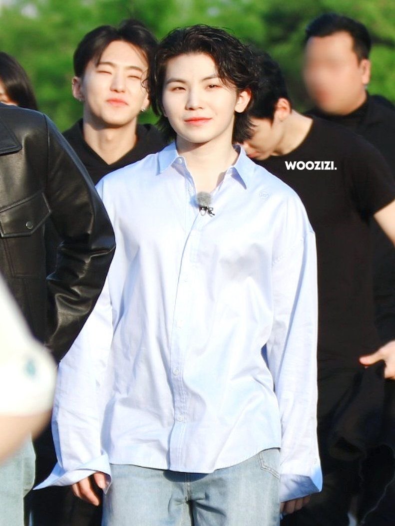 say_seventeen__'s tweet photo. 지훈님 셔츠 사랑함 https://t.co/eyjQwoscS7