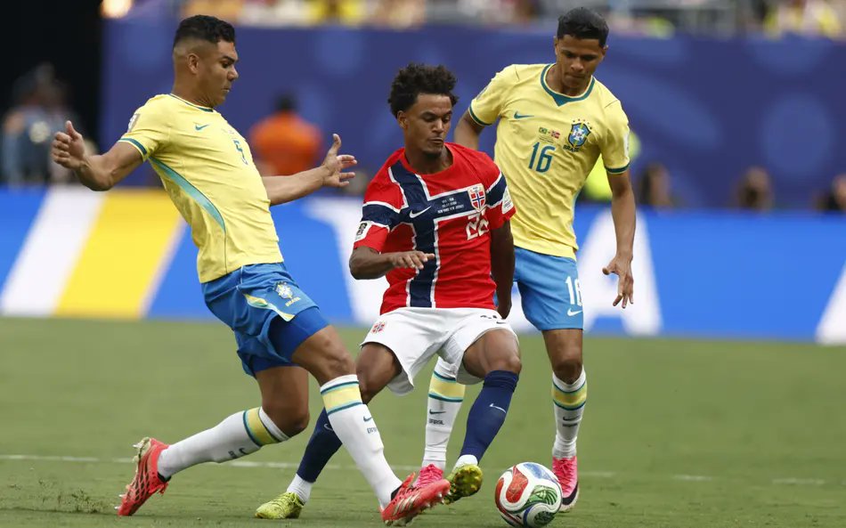 desportooficial's tweet photo. O Fim do Sonho: Brasil é Superado pela Noruega #copadomundo #brasil #noruega #neymar #haaland #esporte #worldcup 

https://t.co/UsnWNAqrfA https://t.co/aw4KD4w5Y0