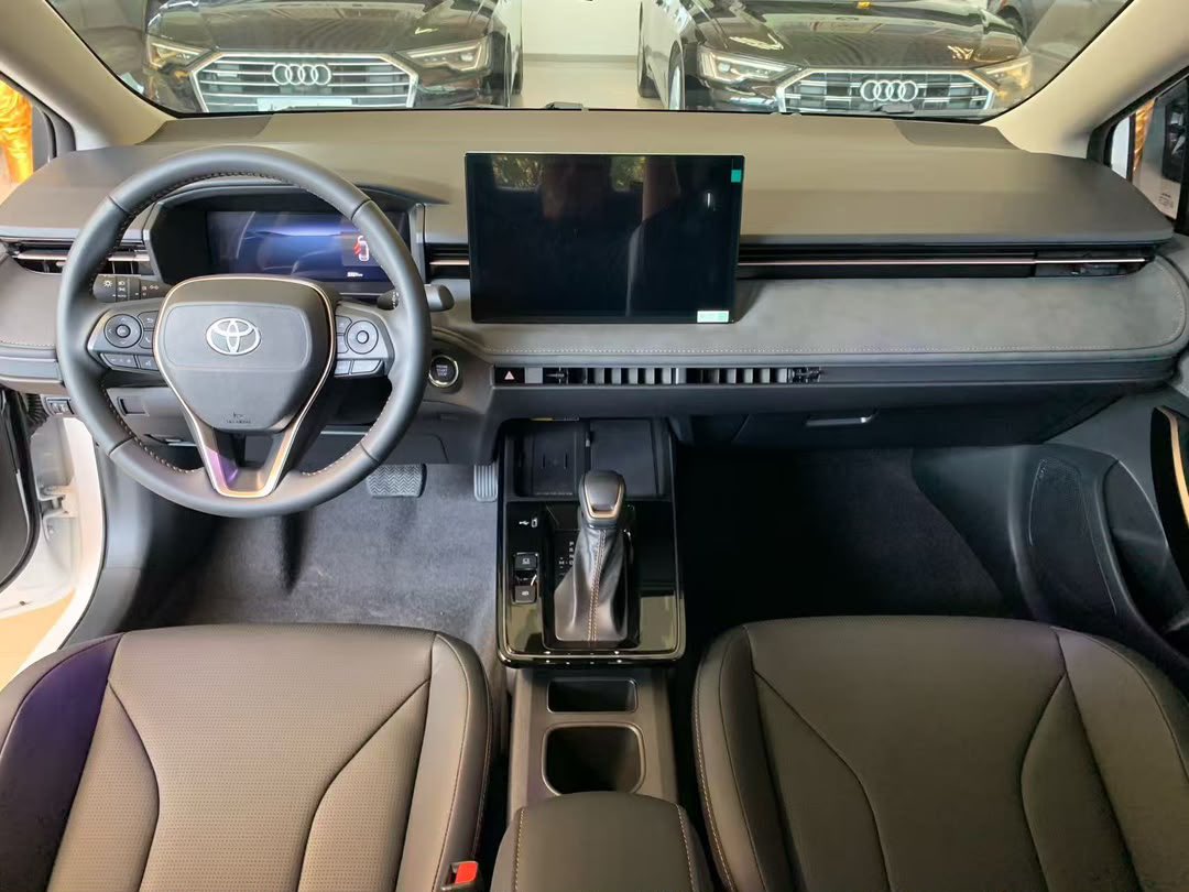 XcessCars's tweet photo. Someone paid us 150k to source some sweet Chinese spec for him and we came across this beauty. 

Corolla 2026 2.0L Gasoline Elite Edition

38m 

Total brand new zero mileage https://t.co/WaoXqvxyn2