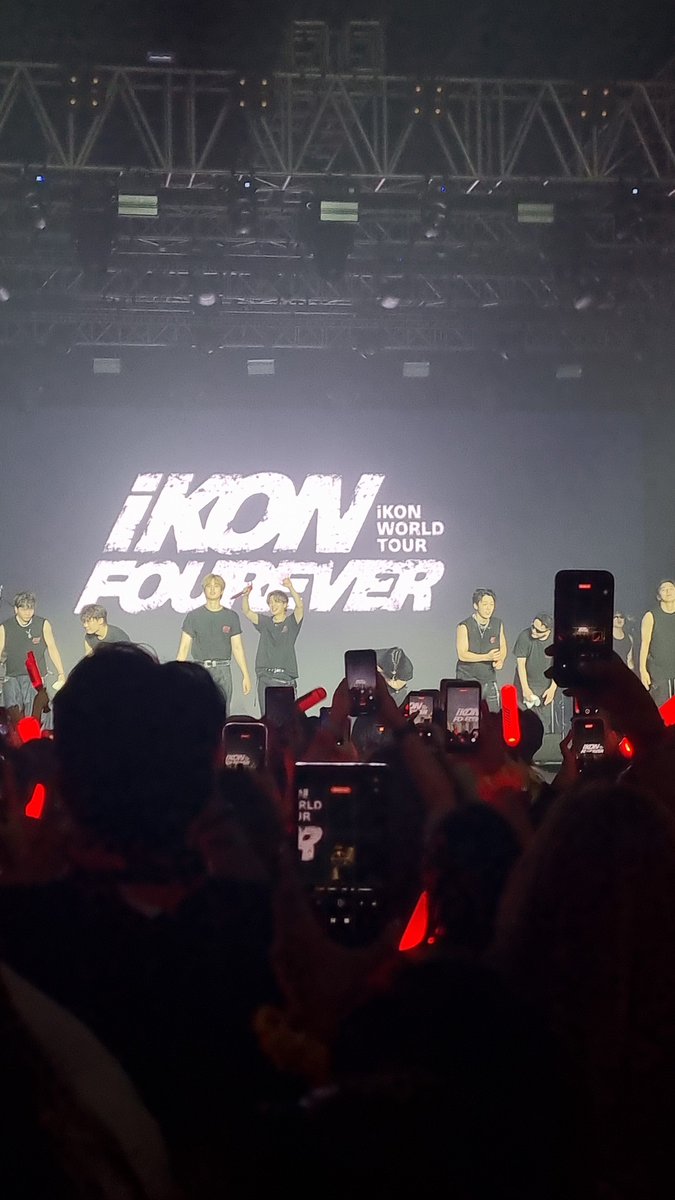 hwanani_____'s tweet photo. After 3 years, I saw you again, this time I finally saw my bebe Jinani! 😭😍💖 This time mas prepared na ako makita kayo 🤣 Kahit kailan iba talaga ang energy ng kony at konics. Nasusubok at pagka-introvert ko! https://t.co/bxL87s58Gm