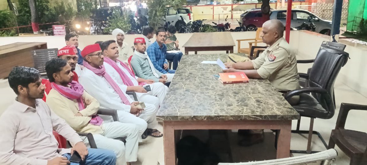 Satyendraydvsp's tweet photo. भाजपा सांसद निशिकांत दुबे द्वारा PDA महानायक समाजवादी पार्टी के राष्ट्रीय अध्यक्ष माननीय @yadavakhilesh जी के ऊपर राम मंदिर के चंदा चोरी के आरोपी टुन्नू यादव से 980बार बात करने का निराधार तथ्यहीन आरोप लगाकर उनकी छवि बिगाड़ने का जो कुत्सित प्रयास किया गया है आज कोतवाली पहुंचकर BJP https://t.co/Uy29sa5t3f