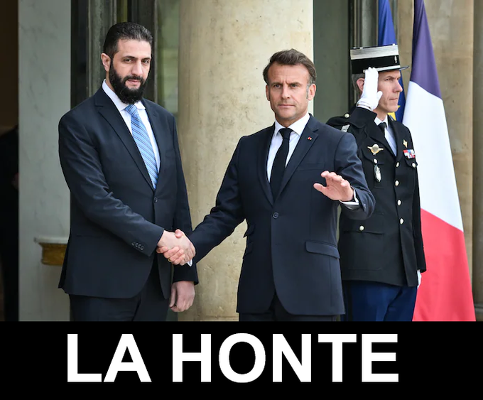 Pascaleetr's tweet photo. Et pendant ce temps, #MacronLaHonte lutte activement contre le terrorisme.
#Syrie #HTS #France https://t.co/LUmwN1aGcR