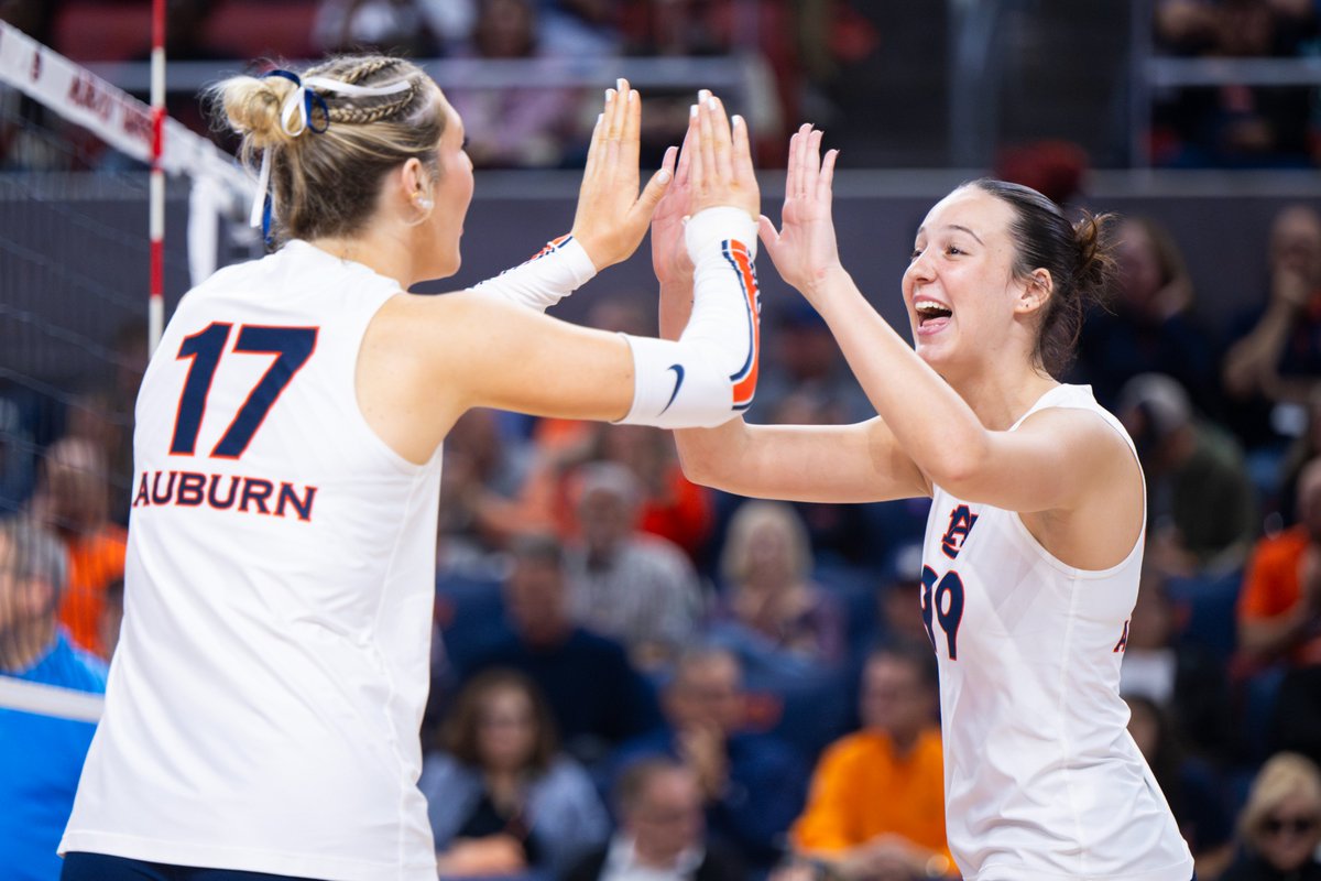 AuburnVB's tweet photo. First-Year SEC Academic Honor Roll on 🔒 📚

Congrats Kate, Greer, Eden and Belle!! 

#WarEagle x @AuburnTigers https://t.co/fCihCZGA78