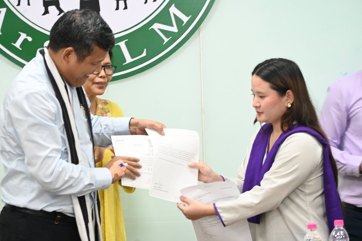 officialarsrlm's tweet photo. Hon'ble Minister @OjingTasing distributed appointment letters to DDU-GKY 2.0 trained rural youth today in Itanagar.
@MoRD_GoI @mygovindia @PemaKhanduBJP @MyGovArunachal @ArunachalCMO https://t.co/0UoPcdNBhc