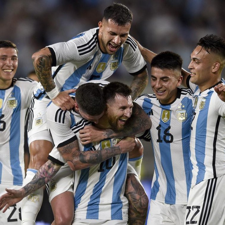 OutMessi_ tweet picture