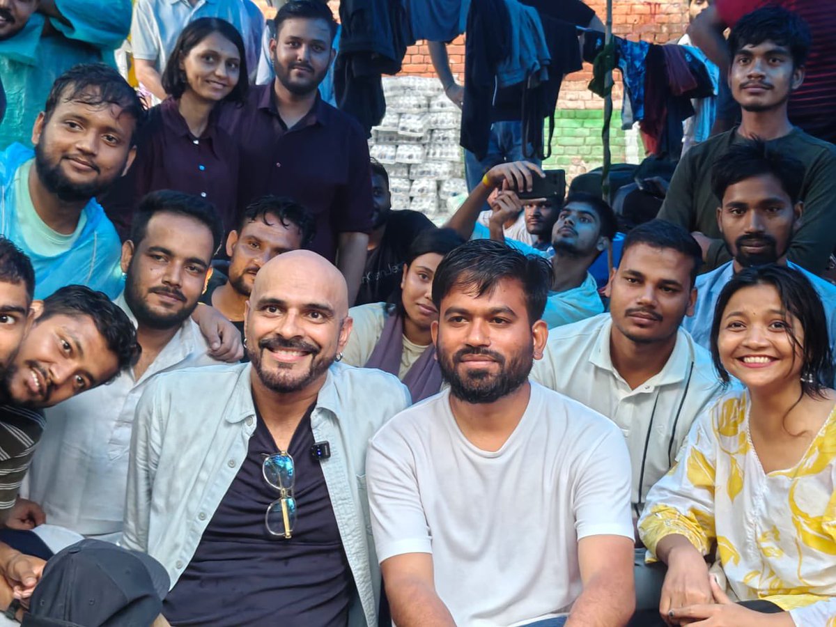 abhijeet_dipke's tweet photo. Thank you Raghu for joining our protest at Jantar Mantar! 

Your presence has uplifted the spirits of cockroaches. https://t.co/y0IXWD6qkf