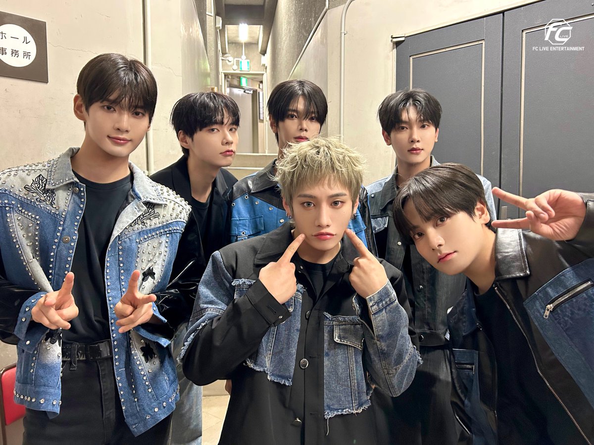 FCLIVE_official's tweet photo. #WAKER 3rd MINI ALBUM JAPAN RELEASE EVENT
IN ELIXIR: SPELL BOUND

🗓️7月8日(水) 15:00/-19:00-
📍東京 iBIG HALL

ミニライブはどなたでもフリー入場可能✨️そして全編撮影も可能📸
#ウェイカー と今週もハッピーに過ごしましょう☘️

イベント詳細はこちら
🔗 https://t.co/UbnTbWhFFY

#웨이커 https://t.co/yDiuA3Ope4