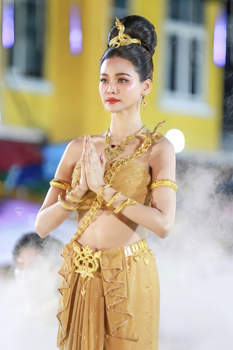 Charmooxk's tweet photo. ไม่รู้จะพูดอะไร นอกจากคำว่า 
สง่างาม และมีมนต์ขลัง 🙏✨
#อิงฟ้าบวงสรวงพญาศรีสัตตนาคราช https://t.co/mPvBsaXmcH