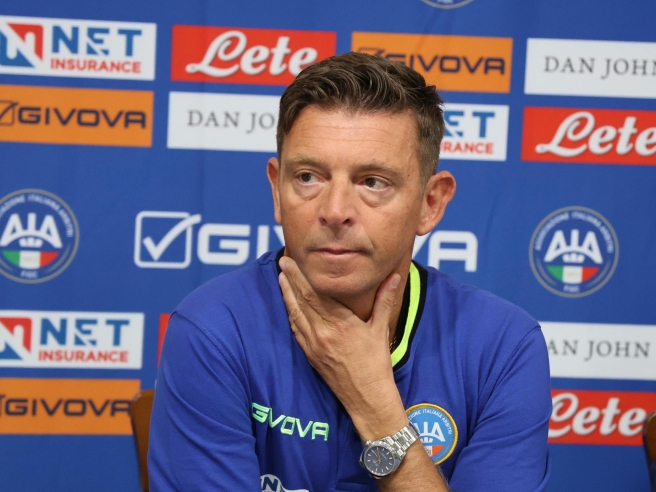 marifcinter's tweet photo. Si è presentato sei giorni fa davanti ai pm di Milano e si è difeso da tutte le accuse di concorso in frode sportiva l'ormai ex designatore degli arbitri Gianluca Rocchi, tra gli indagati nell'inchiesta sul sistema arbitrale del pm Maurizio Ascione, affiancato da qualche settimana anche dall'aggiunto Paolo Ielo.
Nel riserbo degli investigatori, lo scenario più probabile appare quello dell'archiviazione ma la discussione tra chi indaga è ancora in corso e andrà trovata una sintesi dal momento che pare non ci sia un'identità di vedute
(AGI)