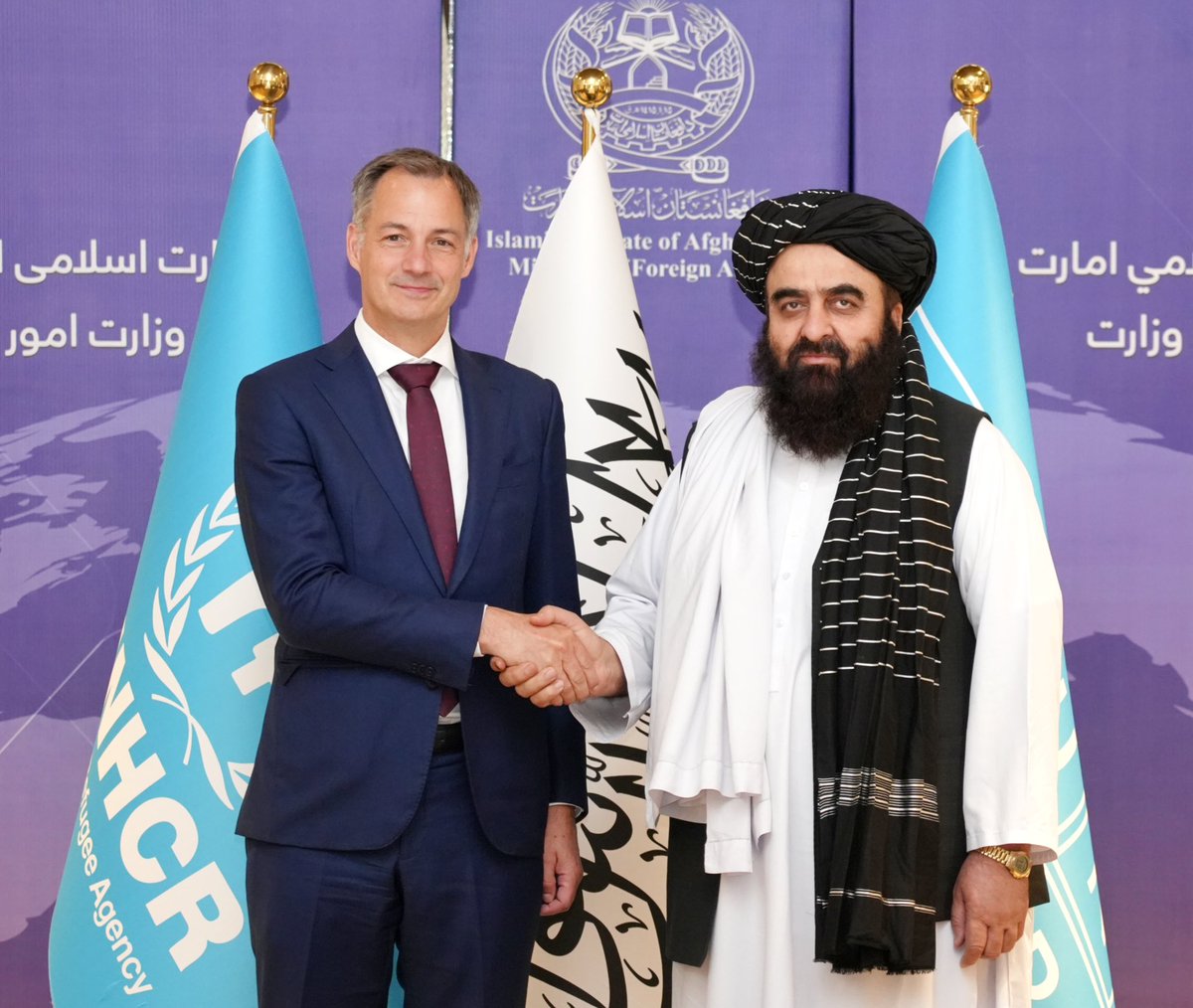 MoFA_Afg's tweet photo. د افغانستان اسلامي امارت د بهرنیو چارو وزیر، محترم مولوي امیرخان متقي، د ملگرو ملتونو د پراختیايي پروگرام (UNDP) له اداره کوونکي ښاغلي الکساندر ډي کرو او د ملگرو ملتونو د کډوالو عالي کمېشنرۍ (UNHCR) له عالي کمېشنر ښاغلي برهم احمد صالح سره وکتل. https://t.co/ixJJ7BT7H5