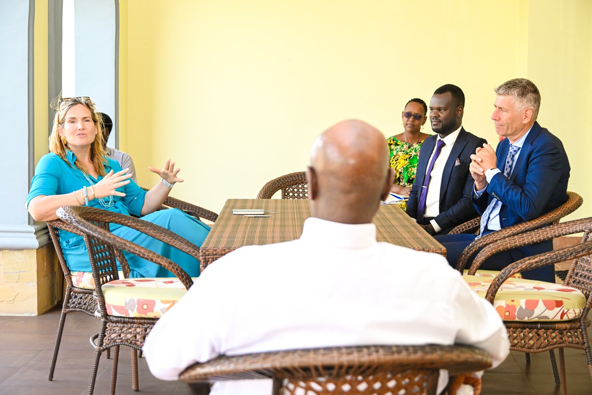 ampumuza_isaac's tweet photo. 🇺🇬🤝🇳🇱 Stronger partnerships, greater opportunities! President @KagutaMuseveni  thanked the outgoing Dutch Ambassador and called for more Dutch investment in Uganda. @GovUganda  @MFA_Uganda @UgandaMFA @NLinUganda #InvestInUganda #Trade #EconomicGrowth #Uganda https://t.co/inYBymMoT6