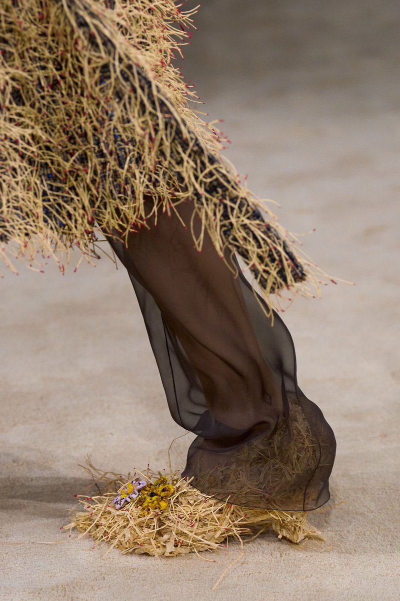 jacquemusx's tweet photo. The heels were my favourite part of Chanel Couture. So fun. https://t.co/SdPi0fQCK4