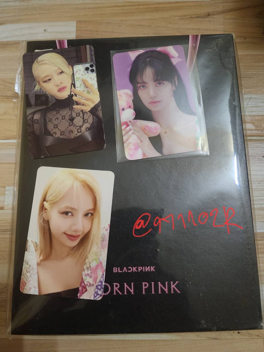 971102R's tweet photo. ขายทั้งเซ็ต ลิซ่า โรเซ่ พร้อมบั้มแกะแล้ว

200.- รวมส่ง

#ตลาดนัดblackpink #ลิซ่า #โรเซ่ https://t.co/j6UzOicSbX