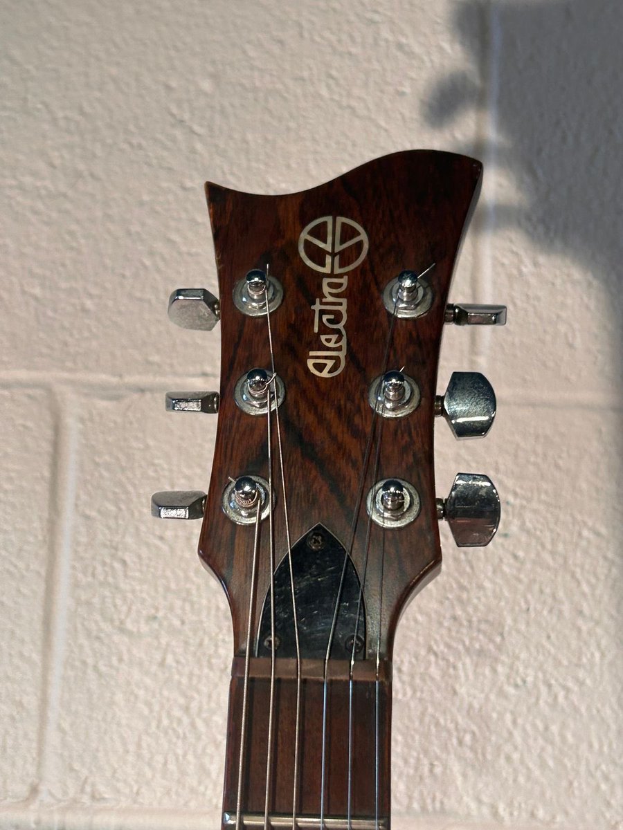 1980 Japan Electra X260 Invicta, Walnut, carved ash body, maple