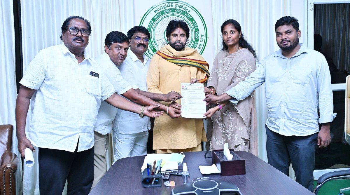 TrendPSPK's tweet photo. AP Deputy CM @PawanKalyan garu has assured immediate action to resolve the long-pending issues of SC &amp; ST entrepreneurs.

He will hold a meeting tomorrow with the Secretaries of MSME, Finance, and Industries departments to clear subsidies pending for years. https://t.co/pxqIiRdTdE