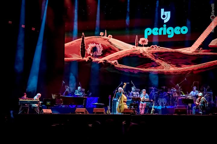 LesterSalis1's tweet photo. Umbria jazz
arena di santagiuliana
PERIGEO THE LAST CONCERT
w/ Giovanni Tommaso Claudio Fasoli, Tony Sidney Bruno Biriaco, Giovanni Imparato Claudio Filippini Alessandro Paternesi &amp; Franco D'Andrea
© Roberto Cifarelli photography https://t.co/1i4P2hmW9f