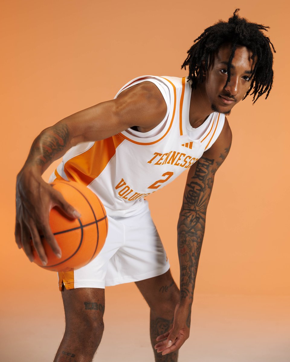 Vol_Hoops's tweet photo. clean + classic https://t.co/1KkSm0jKR7