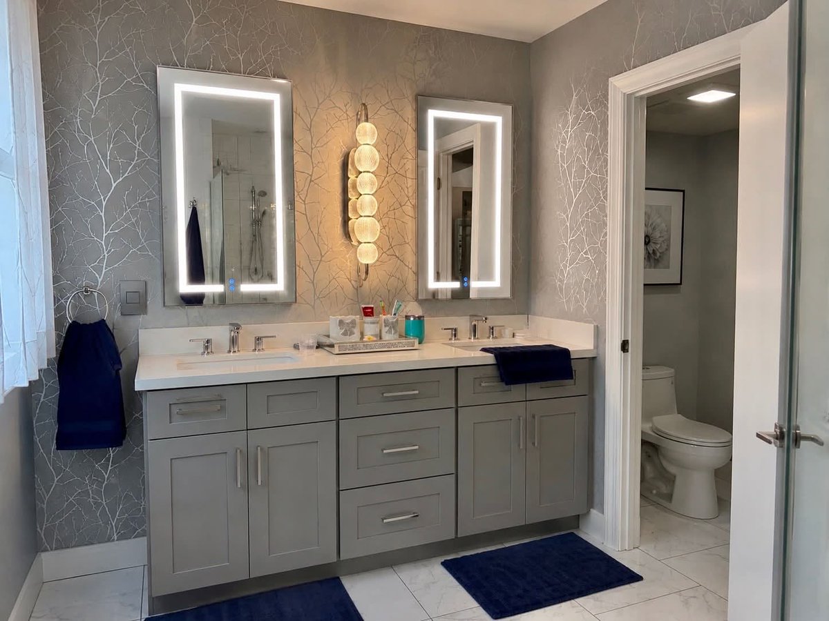 SofiaCabinets's tweet photo. Light up your daily routine with an #LED framed medicine cabinet that blends modern design with everyday functionality. Shown is our #Valentina Collection of integrated LED med cabs, framed in chrome. Thanks to The #Bath Showcase at Peabody Supply - @HajocaCorp in Auburn, #MA https://t.co/x9GRuDcNWO