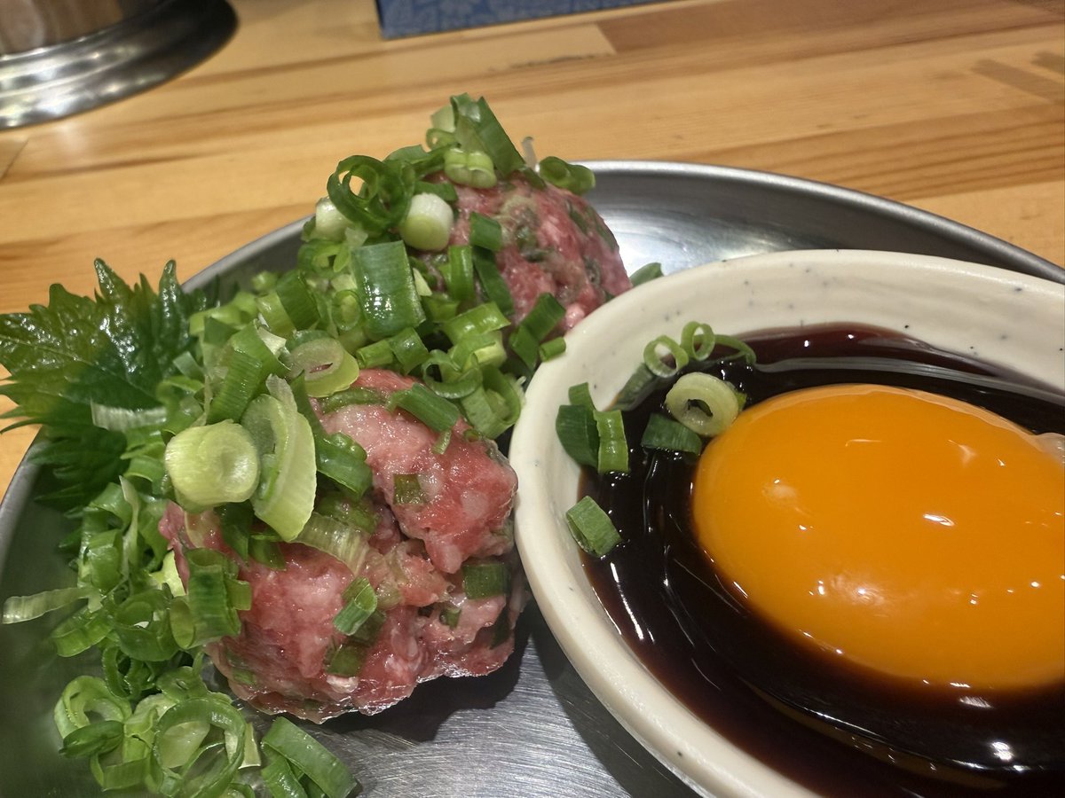 chanue116's tweet photo. 馬刺し食って
焼酎呑んで
〆にラーメン
そんなん最高でしょ✌️

いやしかし
ここのラーメンはマジで旨いぞ👍

＠鮮馬刺よかもん市場 美盛 https://t.co/eYBWWwiCN3