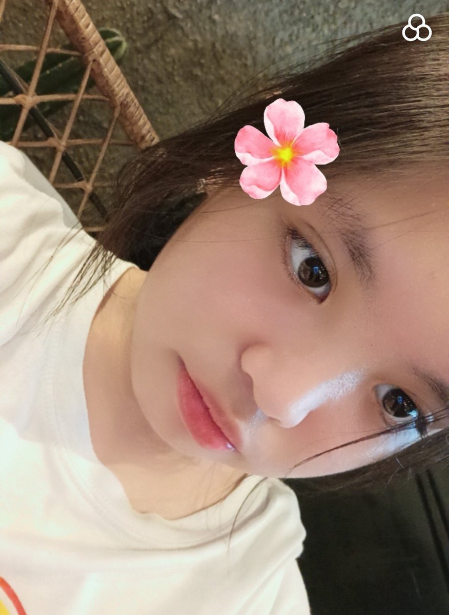 baenynys's tweet photo. @buffys love life laugh nayeon 🍭🤞🏻 https://t.co/ttLUaoRQuS