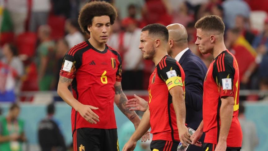 JoueursBE's tweet photo. La Belgique, un petit poucet du football européen, vraiment ? 📊

Belgique 🇧🇪 
🇧🇷 2014 : Quarts de finale 
🇷🇺 2018 : 3e 🥉 
🇶🇦 2022 : 1er tour 
🇺🇸 2026 : Quarts de finale (en cours)

France 🇫🇷 (injouable)

🇧🇷 2014 : Quarts de finale 
🇷🇺 2018 : Vainqueur 🏆 
🇶🇦 2022 : 2e 🥈 
🇺🇸 2026 : Quarts de finale (en cours)

Allemagne 🇩🇪 

🇧🇷 2014 :  Vainqueur 🏆 
🇷🇺 2018 :  1er tour 
🇶🇦 2022 : 1er tour 
🇺🇸 2026 : Seizièmes de finale

Espagne 🇪🇸 

🇧🇷 2014 :  1er tour 
🇷🇺 2018 :  Huitièmes de finale
🇶🇦 2022 : Huitièmes de finale
🇺🇸 2026 : Quarts de finale (en cours)

Pays-Bas 🇳🇱 

🇧🇷 2014 : 3e 🥉 
🇷🇺 2018 : Pas qualifiés ❌
🇶🇦 2022 : Quarts de finale
🇺🇸 2026 : Seizièmes de finale

Angleterre 🏴󠁧󠁢󠁥󠁮󠁧󠁿 

🇧🇷 2014 :  1er tour  
🇷🇺 2018 :  4e
🇶🇦 2022 : Quarts de finale 
🇺🇸 2026 : Quarts de finale (en cours)

Italie 🇮🇹 

🇧🇷 2014 : 1er tour  
🇷🇺 2018 :  Pas qualifiés ❌
🇶🇦 2022 : Pas qualifiés ❌
🇺🇸 2026 : Pas qualifiés ❌

Un grand d’Europe de ces dernières années. Un peu de respect. 💪