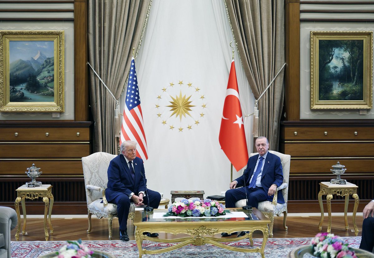 trpresidency's tweet photo. President Erdoğan meets with U.S. President Trump https://t.co/1FdBQB6QFK https://t.co/xUqkaPEXIP