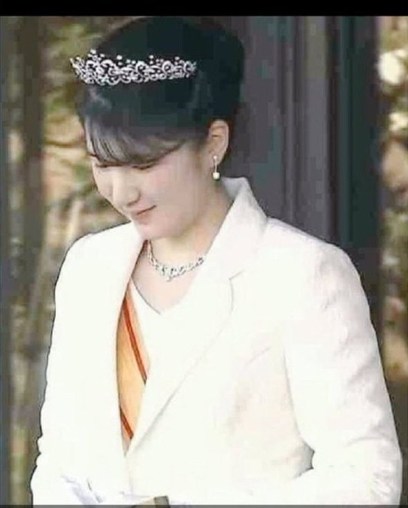 431SHUcpqe10410's tweet photo. 養子を皇室に入れるのが
麻生さんの悲願なら
敬宮様が皇太子になり
その子が女の子でも
男の子でも関係なく
一番最初に生まれた子が
また皇太子になり
敬宮様が次の天皇になり
昭和様からの今上天皇まで
続いてきた平和への願いを
繋いでいってくれることが
国民の悲願です https://t.co/4VeqtsVk0j