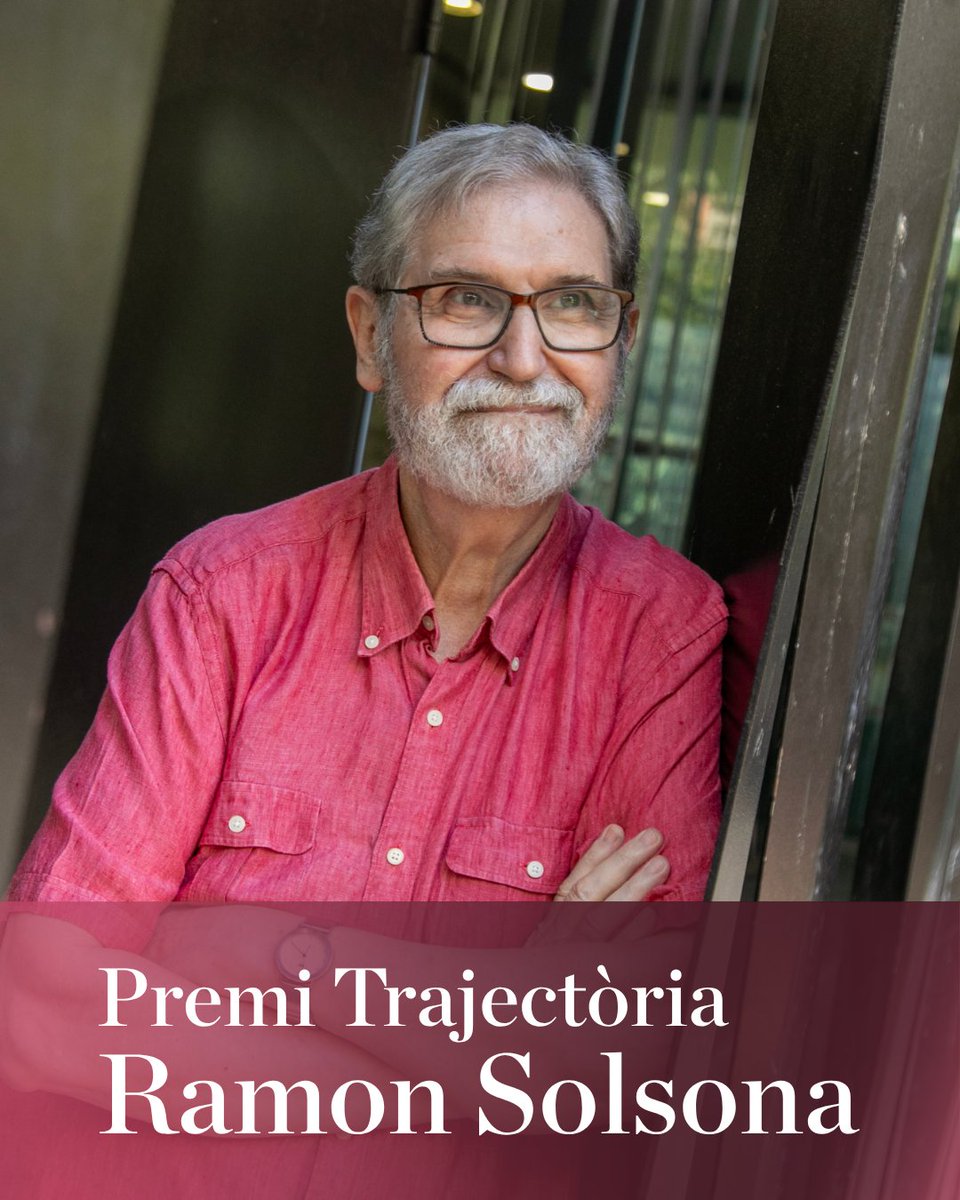 LaSetmana's tweet photo. 💥 L’escriptor Ramon Solsona ha estat reconegut amb el 30è Premi Trajectòria!

La junta d'@editorscat reconeix un narrador fabulós i un mestre de la llengua. Un autor que ha aconseguit no repetir-se mai llibre rere llibre, perquè la versatilitat ha estat una de les seves grans virtuts. Una de les veus destacades de la narrativa catalana contemporània, que ha conreat la novel·la, la narrativa breu, la poesia satírica i l’articulisme. 

#LaSetmana26