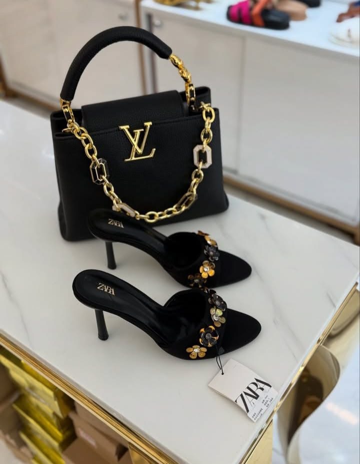 BobSteiner1's tweet photo. Dress beautifully, walk confidently, and let your style speak for itself. ✨
From everyday elegance to special occasions, this perfect combination is made for women who appreciate timeless beauty, effortless luxury, and unforgettable style. https://t.co/iovCYcuvbd