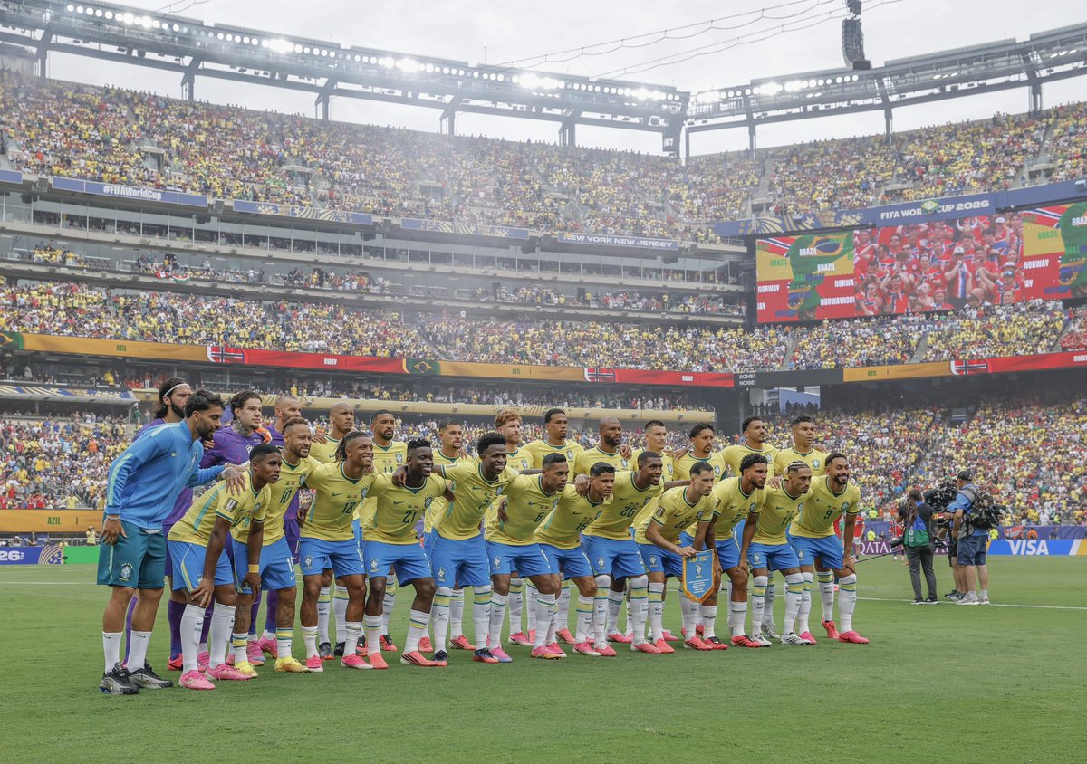 futebol_info's tweet photo. Uma equipe do Globoplay acompanhou as famílias dos jogadores da Seleção Brasileira na Copa do Mundo.

Com a eliminação nas oitavas de final, o projeto será reavaliado. Pode ser um documentário sobre a campanha frustrada ou vai tudo para a "gaveta".

🗞️ @VEJA
📸 Rafael Ribeiro/CBF https://t.co/bDdDQONm26