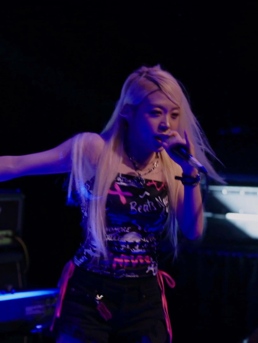 Rolling_Quartz's tweet photo. Rolling Quartz 롤링쿼츠 3rd EU Tour Episode 4 @ P60, Amstelveen, Netherlands / April 15th 2026 

Full video : https://t.co/KnAXDxZFhS 

We were so happy to meet our Amstelveen, Netherlands Diadem. Dank jullie wel, Nederlandse Diadems! Tot snel 고맙습니다. https://t.co/KBeaClujCU