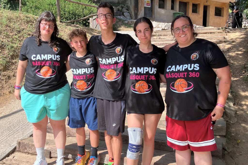 FCBQ's tweet photo. +BÀSQUET: Trenta-novè programa disponible

📺 El retorn de la selecció catalana, el campus d'estiu del CB Sant Pere i Sant Pau i Queralt Casas

➡️ https://t.co/P1G3i0DQFO https://t.co/aAQW9plScq