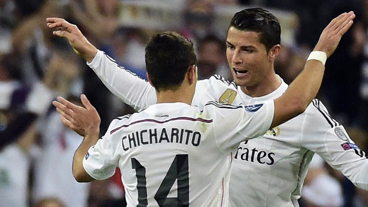 _BeFootball's tweet photo. 🗣️ Le post touchant de Chicharito 🇲🇽 pour Cristiano Ronaldo :

« Cris, je ne m'accroche pas à ce match ni même à cette Coupe du monde.

Je m'accroche 𝗮𝘂 𝗷𝗼𝘂𝗲𝘂𝗿 𝗾𝘂𝗶 𝗮 𝗰𝗵𝗮𝗻𝗴𝗲́ 𝗹'𝗵𝗶𝘀𝘁𝗼𝗶𝗿𝗲 𝗱𝗲 𝘀𝗮 𝘀𝗲́𝗹𝗲𝗰𝘁𝗶𝗼𝗻 𝗻𝗮𝘁𝗶𝗼𝗻𝗮𝗹𝗲, qui a mené le Portugal à accomplir ce qui semblait impossible depuis tant d'années, et 𝗾𝘂𝗶 𝗮 𝗶𝗻𝘀𝗽𝗶𝗿𝗲́ 𝘁𝗼𝘂𝘁𝗲 𝘂𝗻𝗲 𝗴𝗲́𝗻𝗲́𝗿𝗮𝘁𝗶𝗼𝗻 à croire qu'il n'y a pas de limites.

Merci pour l'exemple. Merci pour tout, Cristiano Ronaldo ❤️🇵🇹 »

(📲 instagram)