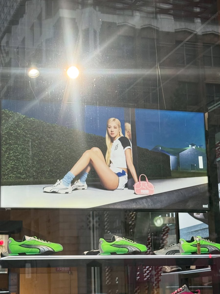 omgomoomg's tweet photo. 📍 osaka

#로제 #ROSÉ FOR PUMA
#ROSÉxPUMA https://t.co/8ETfNHKHee