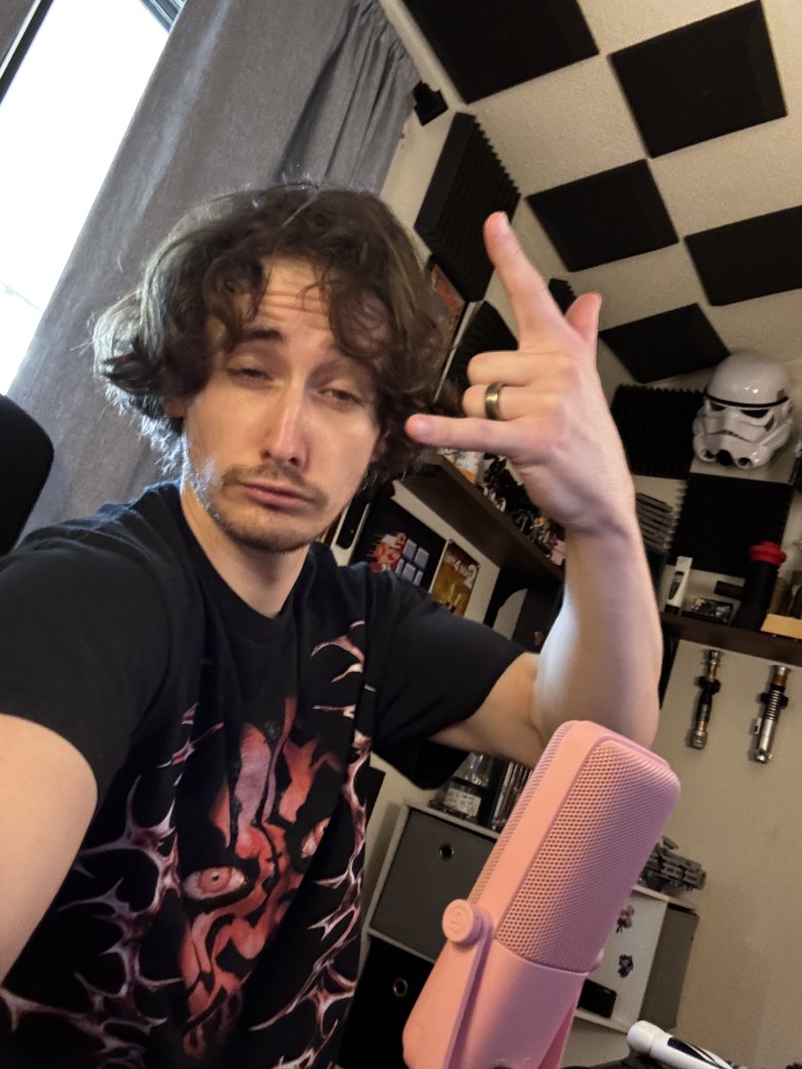 chriss_wade2's tweet photo. We live on Twitch bb 

https://t.co/4iKdTdLRPy https://t.co/ES1CUScE4g
