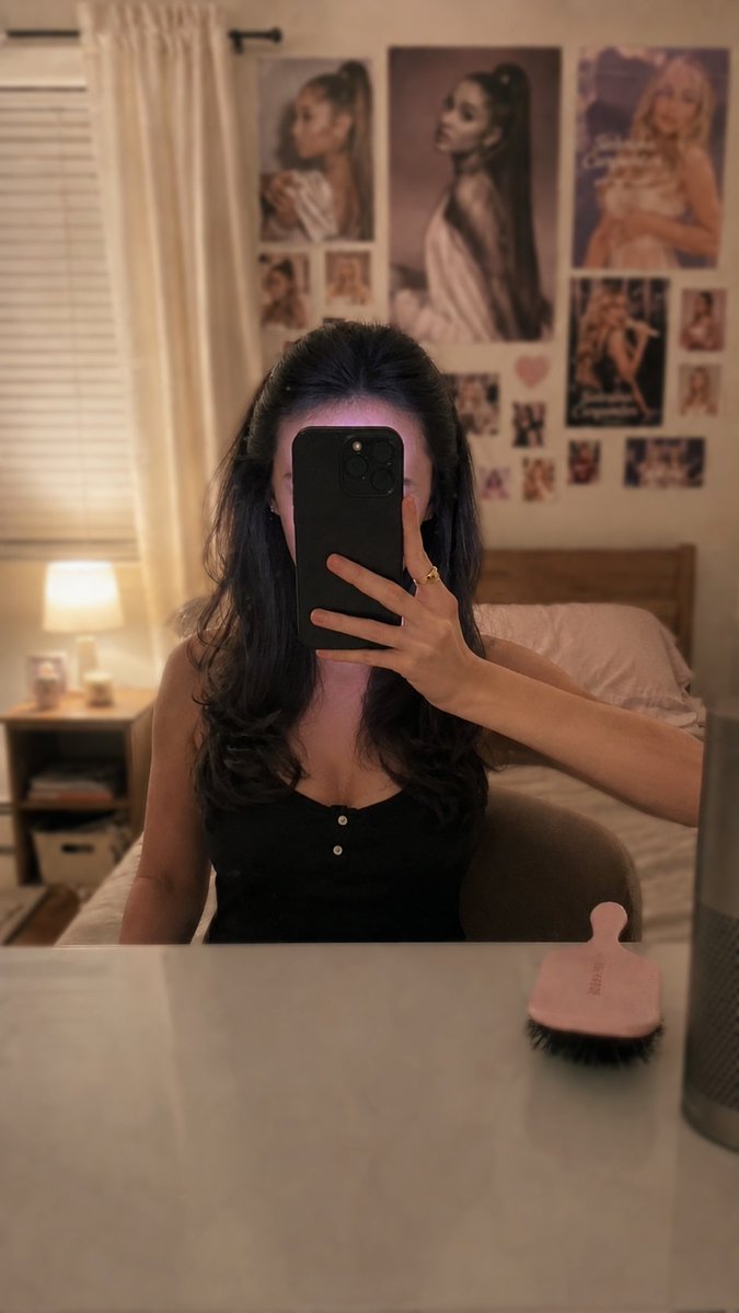 punkymandy00's tweet photo. Me desperté a la mañana, leí la Biblia y me hice mi rutina de skincare (pequeños placeres de la vida) 🤍 https://t.co/25QZUKbTxx