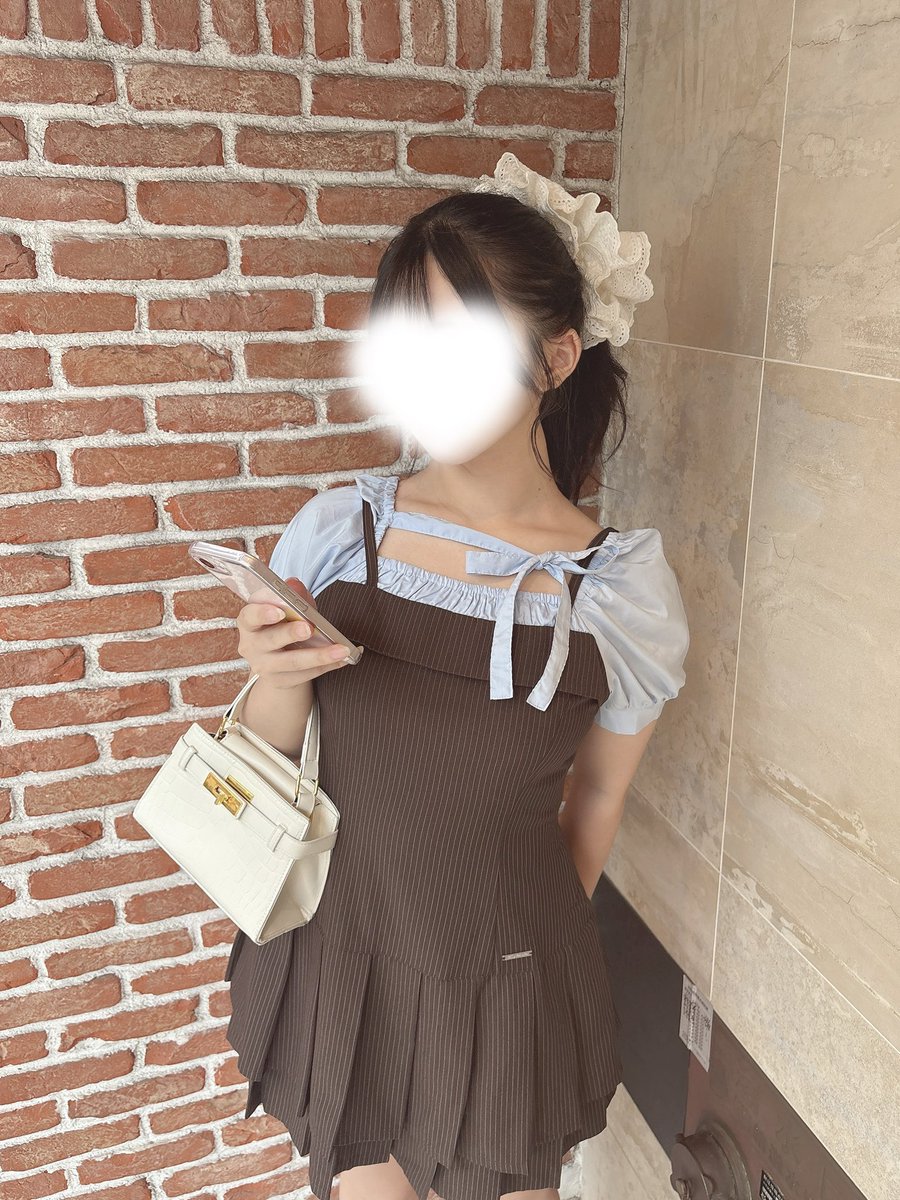 ai_rilly's tweet photo. リリーエミュリで大人気の
着るだけでくびれ爆誕の韓国オンニワンピースから新色が登場するよ💗💫

秋を意識したちょっぴり大人なカラーを選んでみました💕
なんと明日❕7/8(水)12:00~公式通販サイトにて
先行予約がスタート🎀🥂

#Rillyemulie #リリーエミュリ https://t.co/bpM9zpiP1b