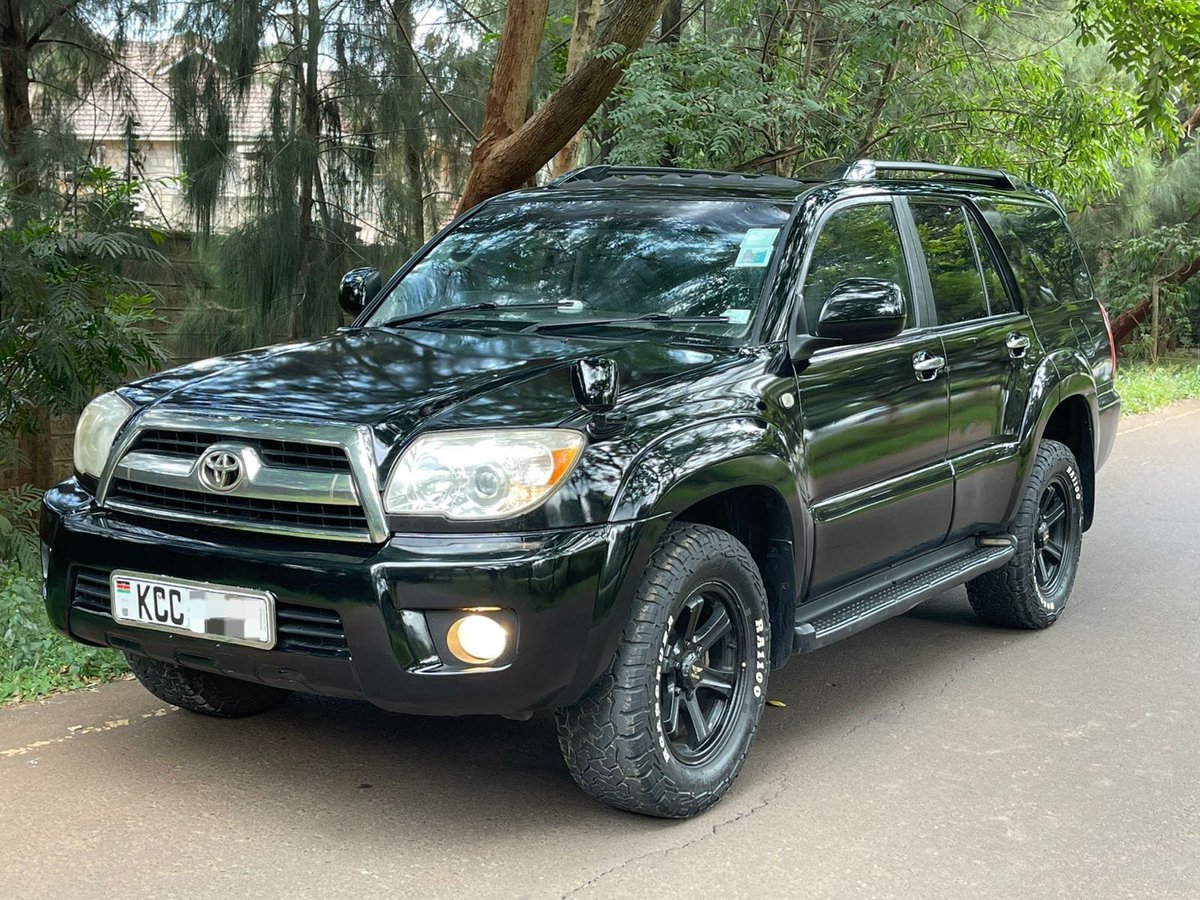 Manuouteroamers's tweet photo. Toyota Hilux surf 
2700cc petrol engine 
Yom 2008
Accident free 
Working sunroof 🌞
Buy and drive 
Asking Price 1.83M slightly negotiable https://t.co/CRfMmmna36