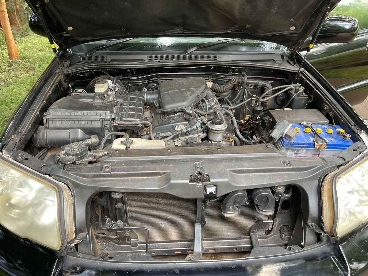 Manuouteroamers's tweet photo. Toyota Hilux surf 
2700cc petrol engine 
Yom 2008
Accident free 
Working sunroof 🌞
Buy and drive 
Asking Price 1.83M slightly negotiable https://t.co/CRfMmmna36
