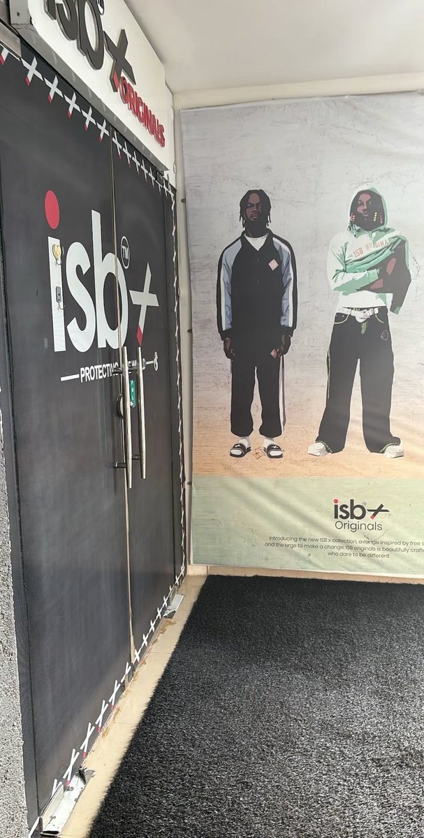 uzzy__yrn's tweet photo. Fresh fit dey burst brain 🔥

Hockey jersey from @isboriginals Na chill but we no dull!

• Jersey: @isboriginals 
• Jeans: Baggy 
• Beanie: Checker 
• Slides: @UnderArmour 

Rate am 1-10 👇
#NaijaFashion #OOTD #NaijaStyle #StreetStyleNaija #LagosFashion #NaijaMenStyle https://t.co/oCVweuvXJ4