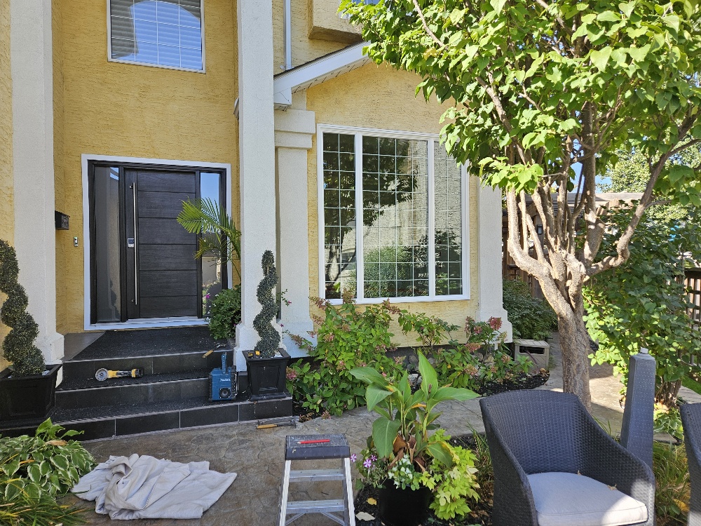 HiTechWindows's tweet photo. A modern entry door and custom picture window can completely transform your home's exterior.
Built in Manitoba and custom-fit for lasting comfort, this project delivers style, natural light, & energy efficiency in one upgrade.
#CustomDoors #CustomWindows #ManitobaMade #Winnipeg https://t.co/fzL407MN1V