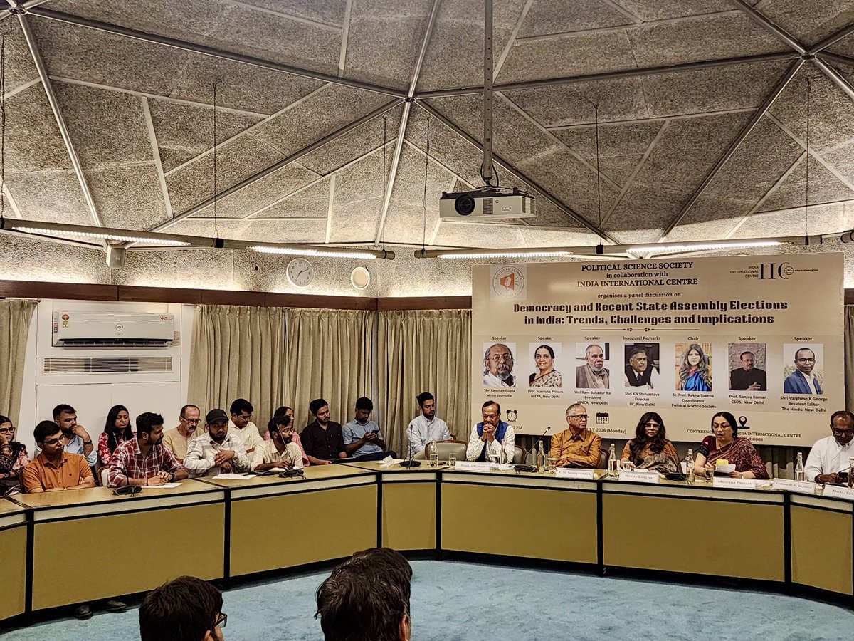 ProfRekhaSaxena's tweet photo. .. @priyam_manisha
@sanjay_election
@vargheseKgeorge
@IIC_Delhi
@pssofficial2025 An engaging and interactive discussion on the recently concluded assembly elections, organized by the Political Science Society in collaboration with IIC https://t.co/WD99oNfWX5