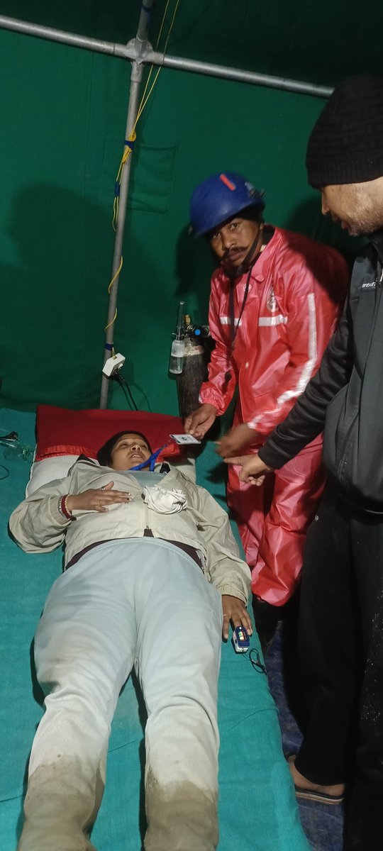SSBSHQSRINAGAR's tweet photo. #SSB MRT, with #SDRF, swiftly rescued Sapana Kumari (31), Punjab, near #ZMode after she suffered breathing distress. Following immediate pre-hospital treatment (PHT), she was safely evacuated by stretcher to the nearest Medical Camp.

Duty Without Delay. Every Life Matters. https://t.co/D8an2ykrjC