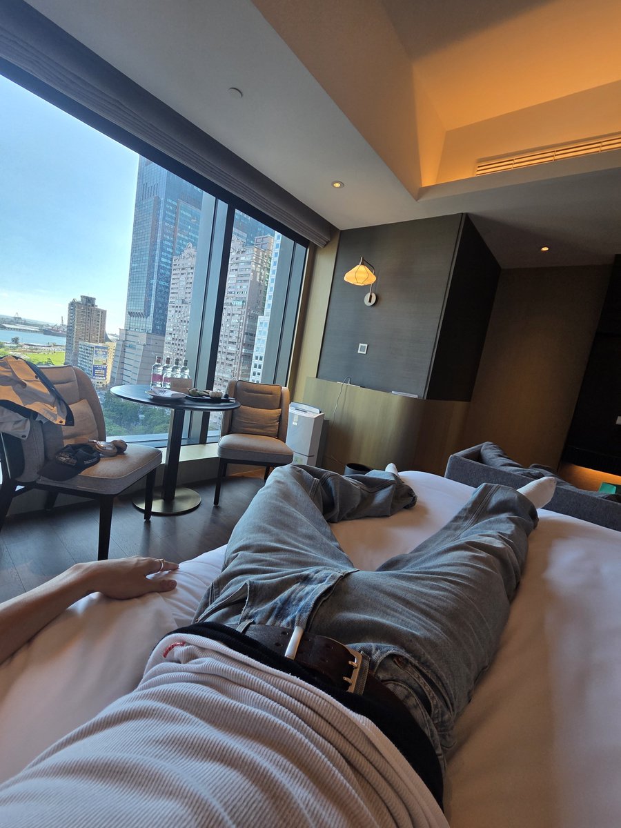 wontonaegi's tweet photo. ANTON LEE WHAT THE FUCK IS THE POV https://t.co/qeUq9N9G7d