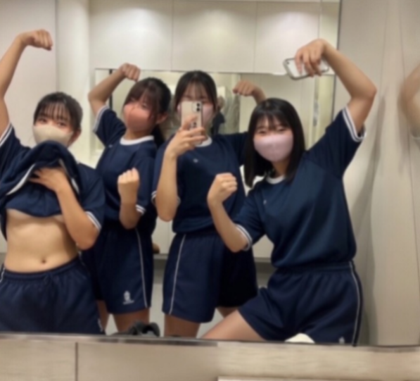 officialLisa96's tweet photo. https://t.co/jQhaHOfu4w
https://t.co/FFQwSRf1QO https://t.co/npMWfnrueD