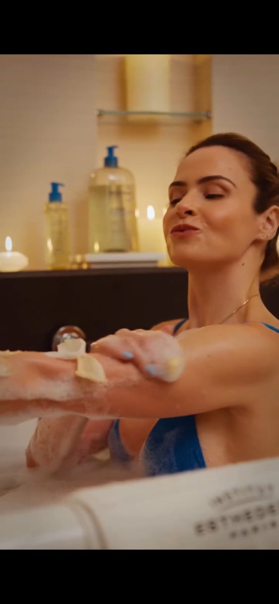ddllover_'s tweet photo. nem parece que fugia dos banhos no bbb e aqui fora também né ? https://t.co/SIbw93cK6h