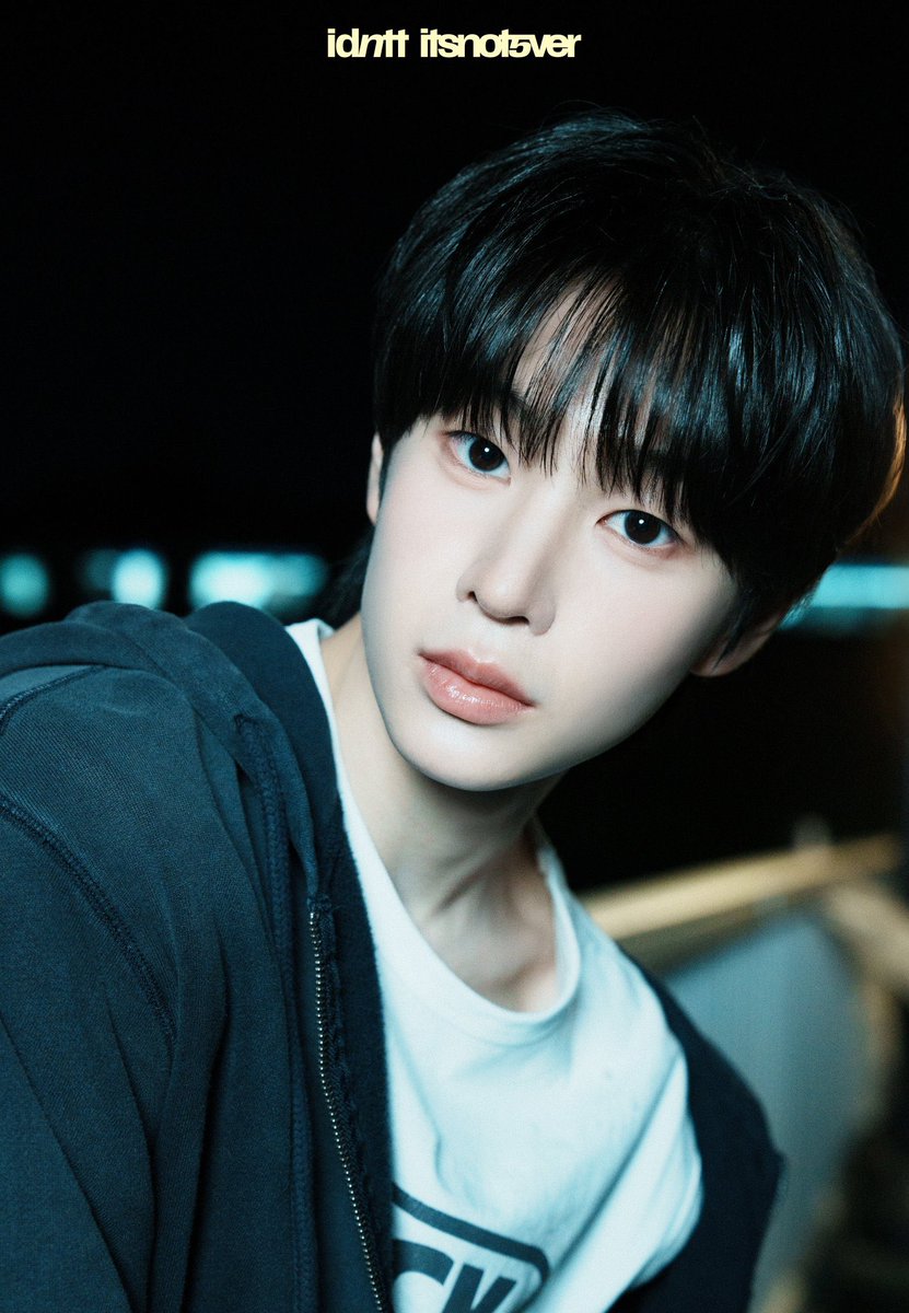 coscatmo's tweet photo. 08즈 개좋네 https://t.co/0Dac2zLSIi