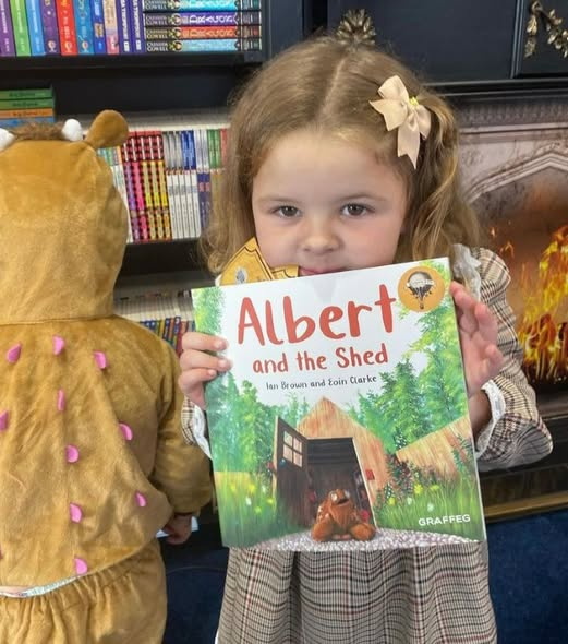 AlbertTortoise's tweet photo. Please keep sharing YOUR terrific #ALBERTthetortoise #pictures. Posing now possible with 9 #ALBERT #picturebooks, 3 #BoardBooks & #ActivityBook. https://t.co/sGYhBlFUhP
#tortoise #shed #bookcover #earlyreaders #storytime #illustrated #bookseries https://t.co/fN3zvDalEA