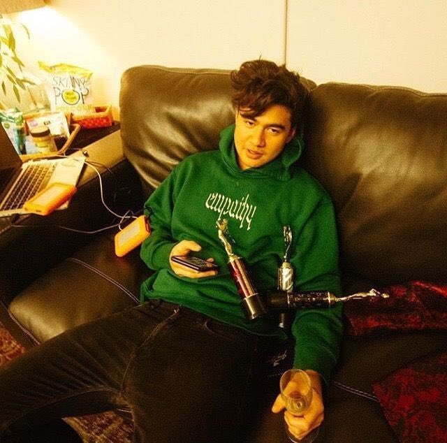 drownlftv's tweet photo. calum hood empathy hoodie ur everything to me https://t.co/ueUFje3slb