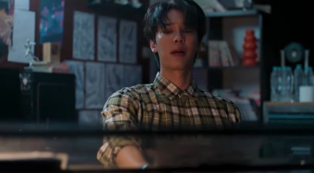 jimsigefo's tweet photo. pas di scene ini si Kaye tuh serem, tapi ganteng, tapi serem bikin merinding ngerti ngga sih??
tapi tetep gantenkk kokk ayankk😍🤏🏻
#MrKillSeriesEP1 #dewtee https://t.co/yckswU8mIE